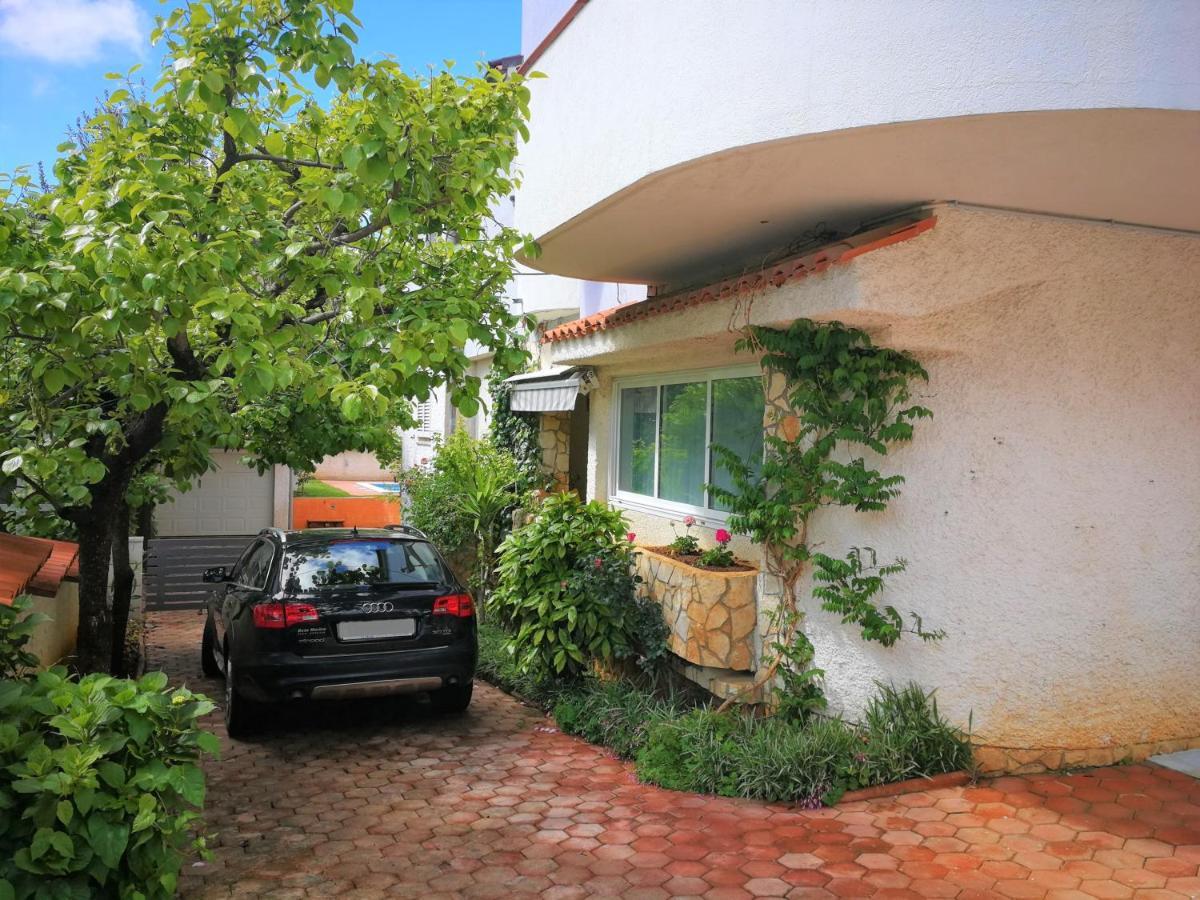 Apartments Bilic With Garden & Swimming Pool - 50M From The Beach Pjescana Uvala Exterior foto